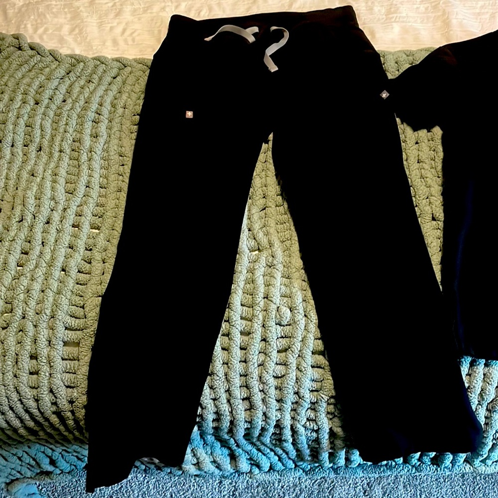 Figs black scrub top and black scrub pants